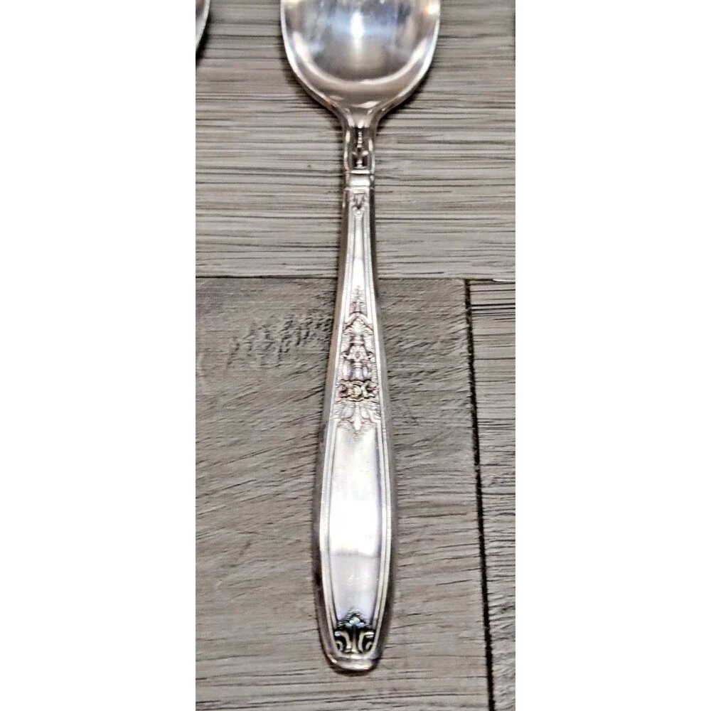 Set of 4 Vintage 1847 Rogers Bros IS Silverplate Spoons Floral Motif Flatware